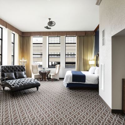 Corner King Suite Des Lux Hotel Promo Code