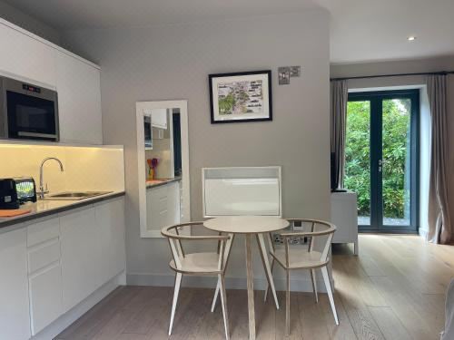 Peaceful Garden Retreat in Tunbridge Wells One-Bedroom Apartment