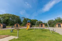 Weedingshall Lodges
