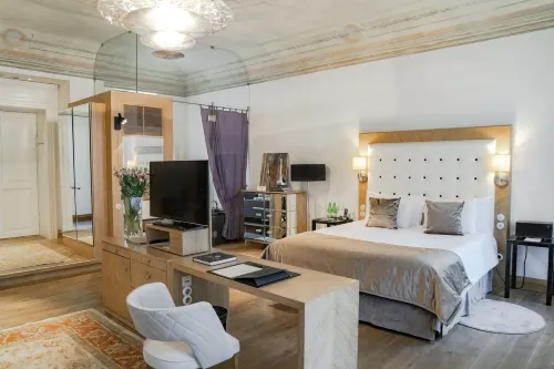 Dome Hotel