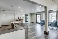 Days Inn & Suites by Wyndham Spokane