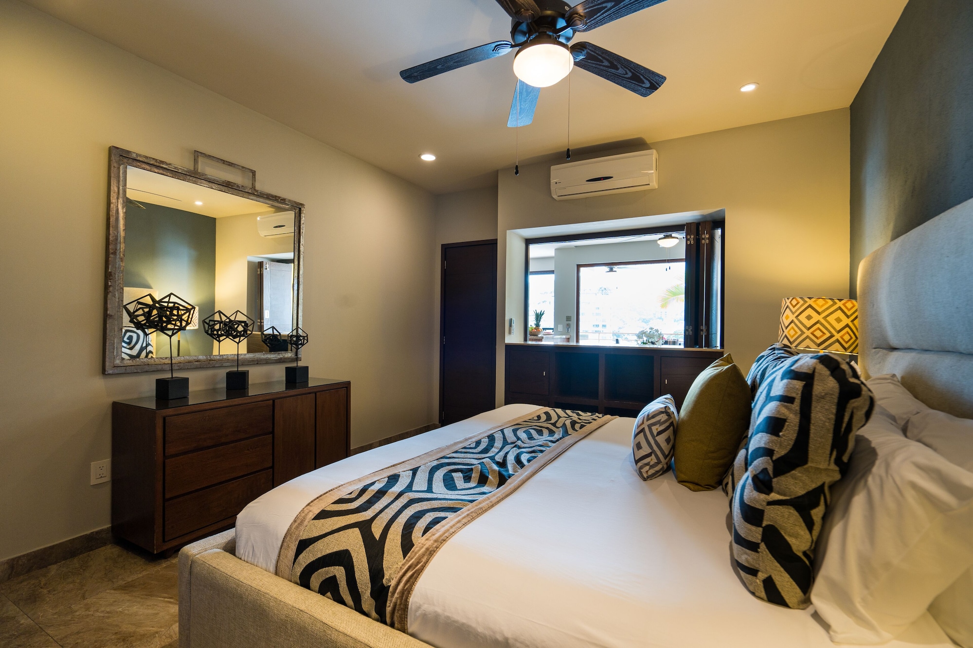 奢华顶层房， 1 间卧室， 山景