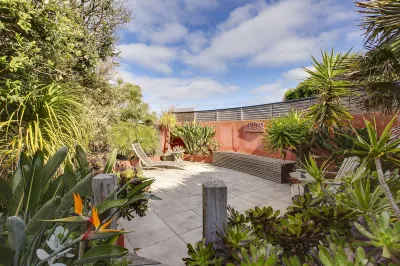 Smith Beach Getaways Beachwood Garden Studio Hotele w: 