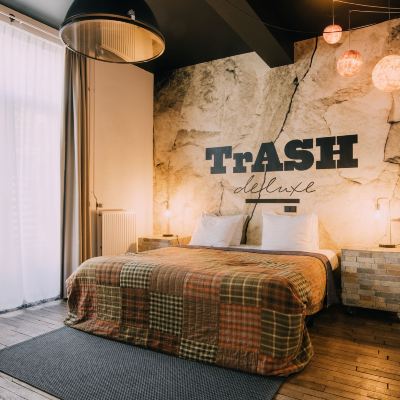 Deluxe Twin Room Trash Deluxe Promo Code