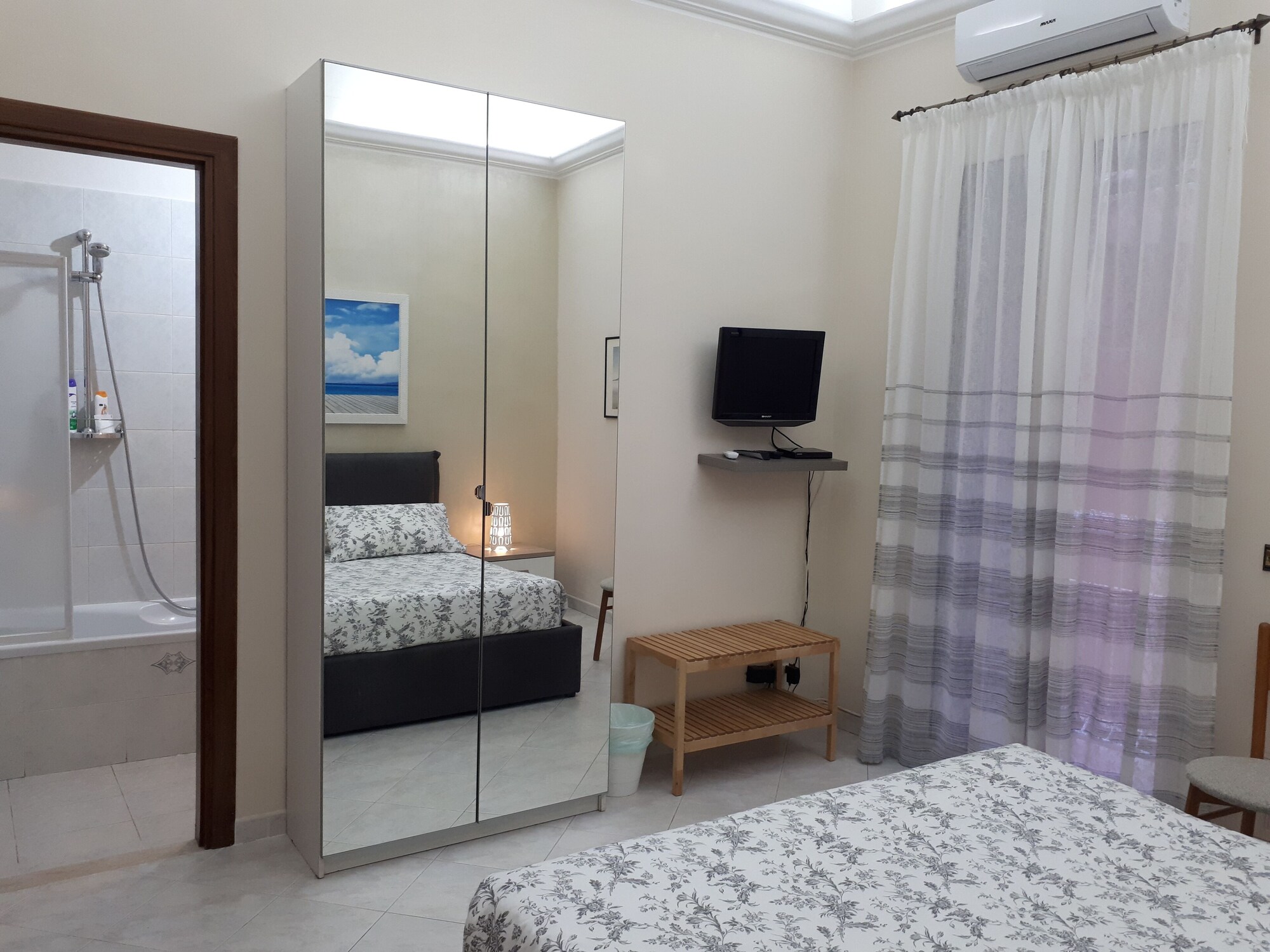 双人房（带独立浴室）