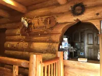 Log Hotel Kamloops