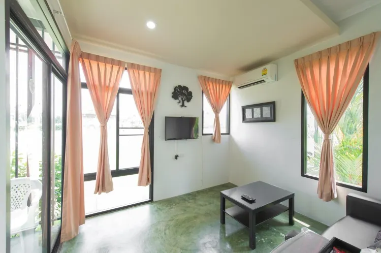 ห้องเอ็กเซ็กคูทีฟพร้อมทิวทัศน์สวน