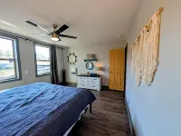 The Tillery Barndo - Two bedrooms/loft, dock, flat lot, spa, trampoline, golf
