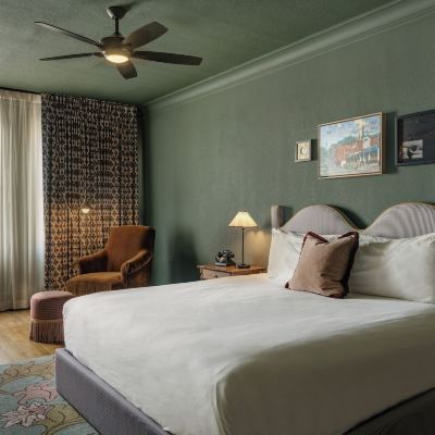 Deluxe King Room MarQueen Hotel Promo Code