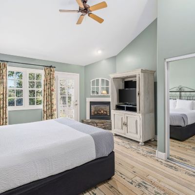 Deluxe Suite Cambria Pines Lodge Promo Code