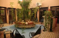 Oasis Hotel & Spa Ξενοδοχεία στην πόλη 