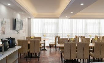 Vienna Hotel (Jiangmen Yingbin Avenue)