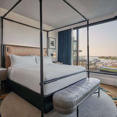 Deluxe One-Bedroom Suite with River View