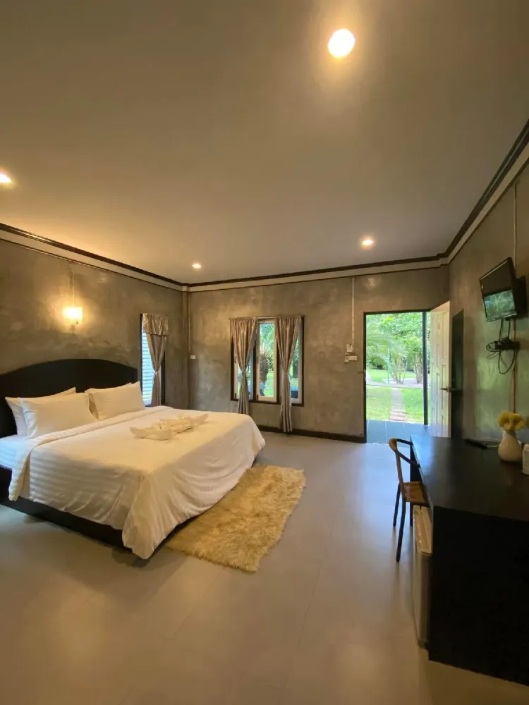 ห้องดีลักซ์ เตียงใหญ่ 1 เตียง