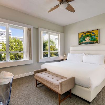 Accessible Standard King Room Non-Smoking Crest Hotel Suites Promo Code