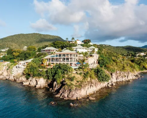 Beautiful 3 Story 8,000 Sq Ft Oceanside Mansion Hoteles en Cliftons