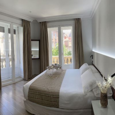 Double Room (con balcón y vistas) Hostal Abadia Madrid Promo Code