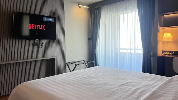 Suite-Bed Type Is Randomly Assigned