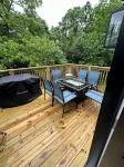 Spacious, Private, Cozy and Close to Downtown Rogers, AR  & Trails