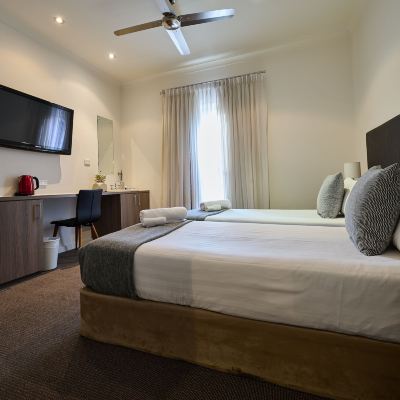 Standard Twin Room with Shared Bathroom