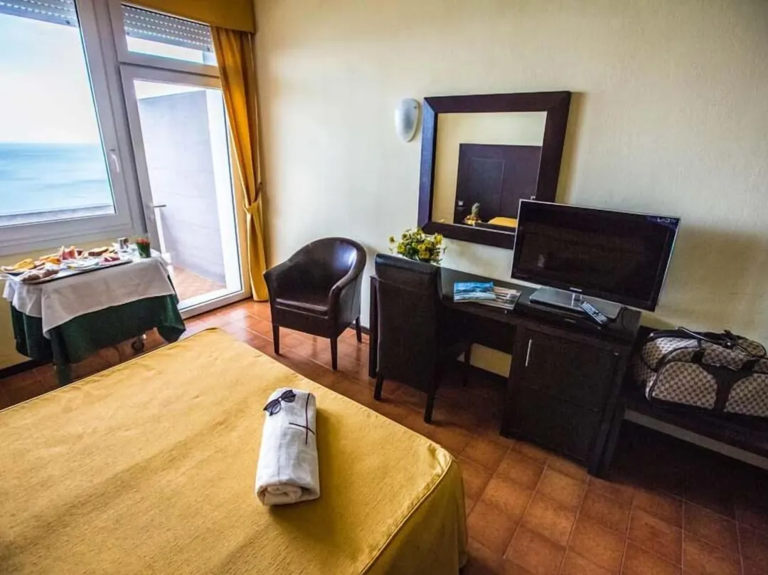 Hotel Capo Est - Marche