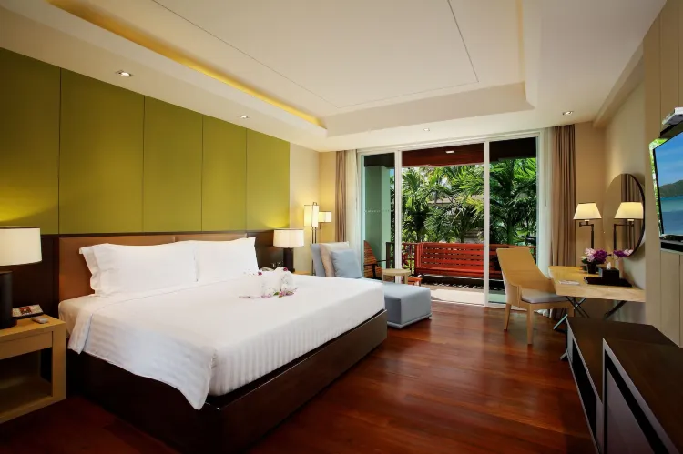 ห้องพรีเมียร์พร้อมวิวสระว่ายน้ำ