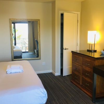 Single Room, Balcony, Partial Ocean View Moonlight Beach Motel Promo Code