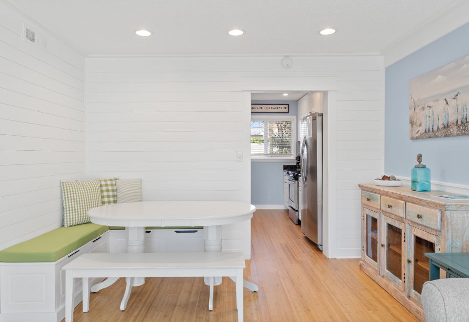 海岸休闲（带可使用泳池和宽敞布局）-吸引人的圣地