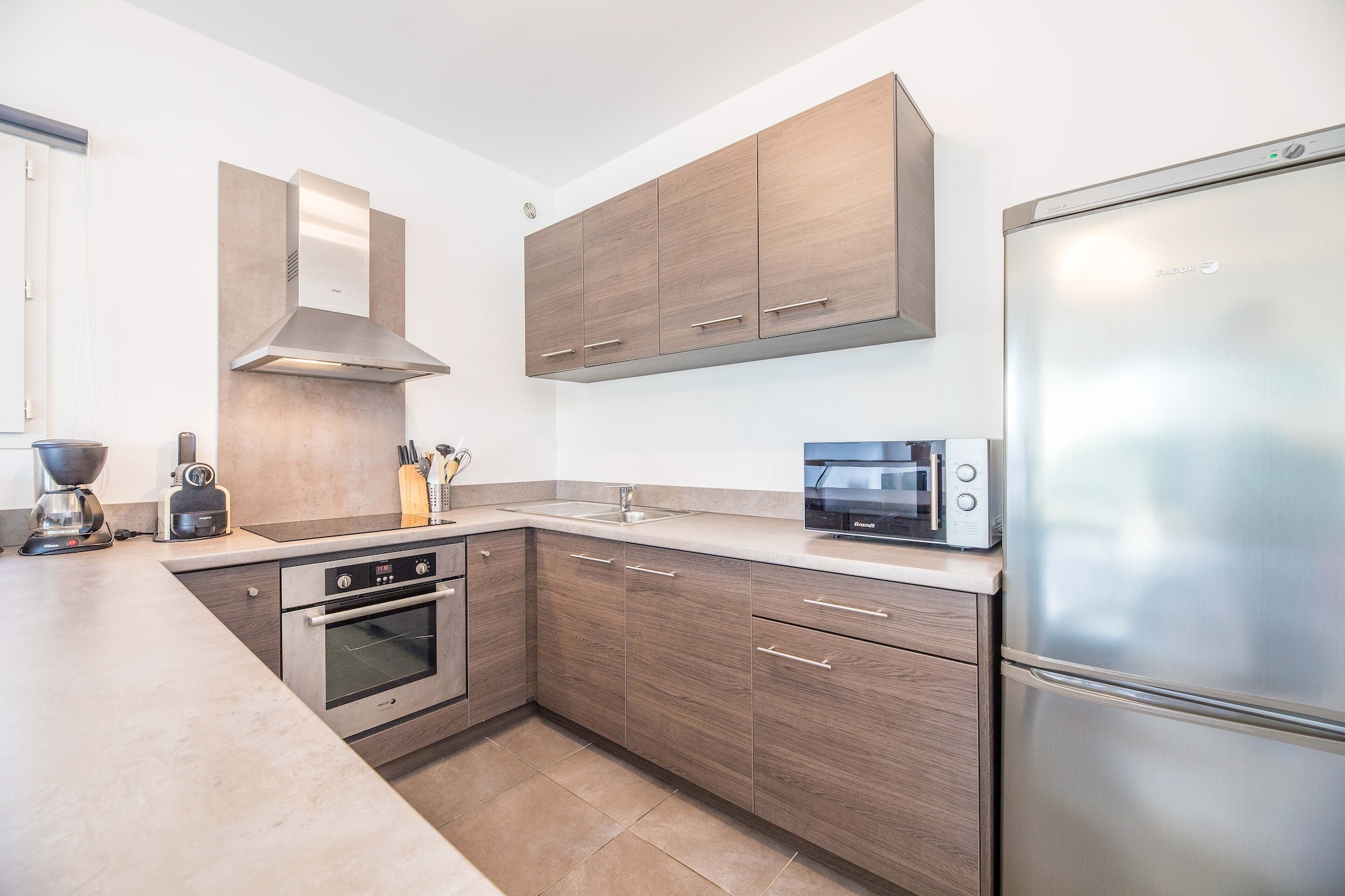 公寓 4人-1卧室-空调-大露台-全景