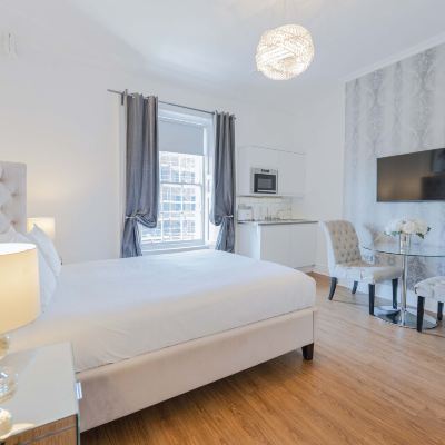 Junior Studio, 1 Queen Bed, Kitchenette Edinburgh Castle Apartments Promo Code