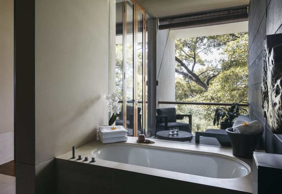 Capella SingaporePremier King Room With Garden View