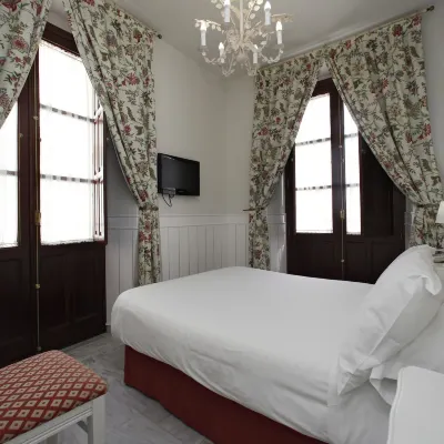 Basic Hotel Puerta de Sevilla Các khách sạn gần Bảo tàng Casa de Murillo