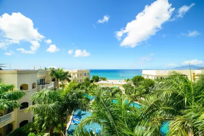 The Hamilton Beach Villas & Spa Отели в г. 