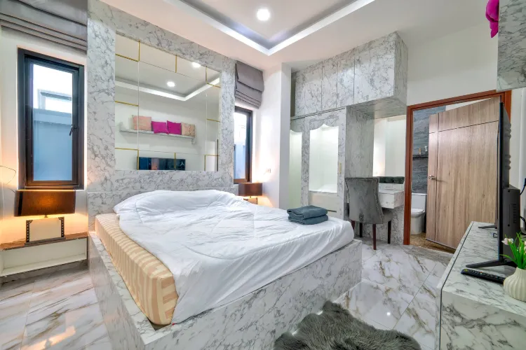 Villa, Entire House Or Apartment