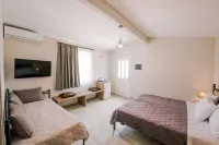 Acrocorinth Apartments