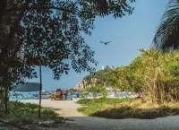 Nomad Beach House - Hostel