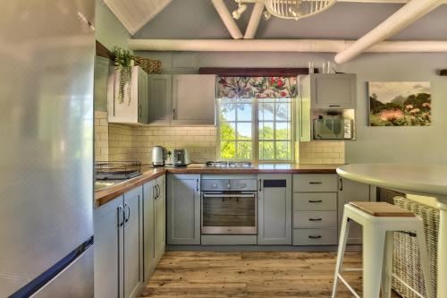 No 10 Sandalwood Cottage