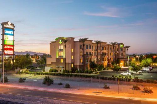Holiday Inn & Suites GOODYEAR - WEST PHOENIX AREA by IHG