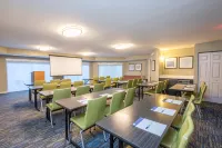 Holiday Inn Express & Suites BRADENTON WEST by IHG