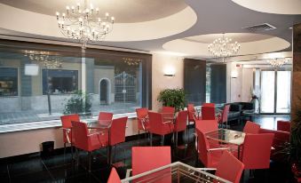 Victoria Hotel - Housity