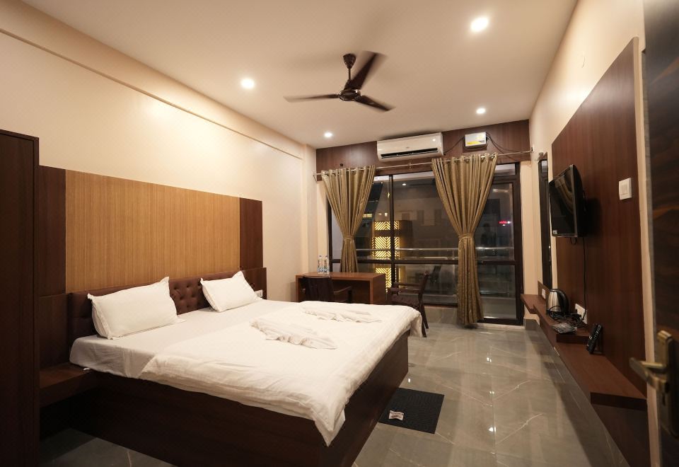 豪华间享有部分海景