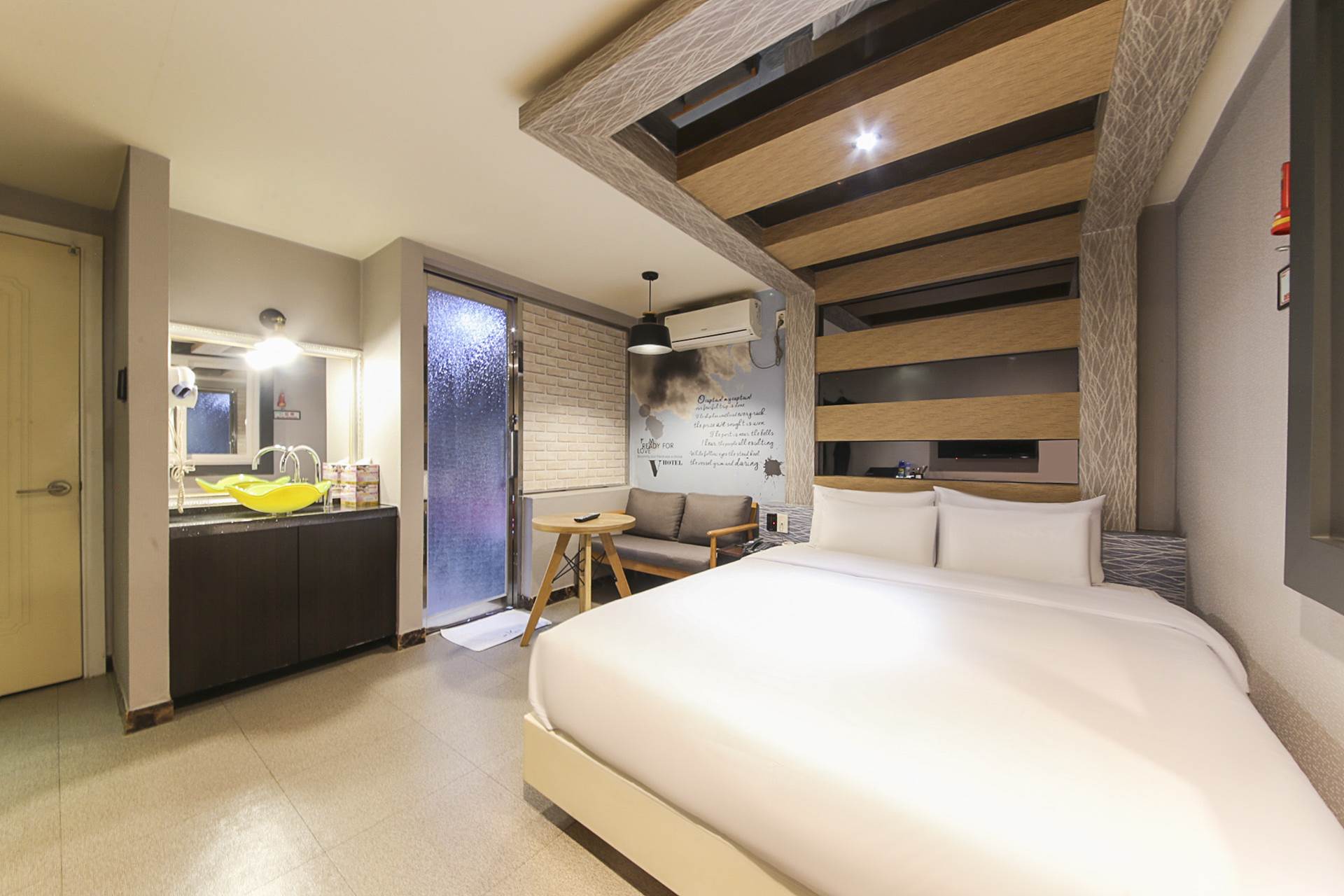 브이모텔 후기 및 특가 예약 - 부산 호텔 추천 | 트립닷컴