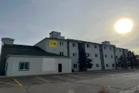 Super 8 by Wyndham Sidney NE のホテル