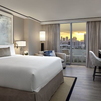 Room, 1 King Bed, Hearing Accessible, Bathtub (Mobility/Hearing/Bathtub) Loews Miami Beach Hotel Promo Code