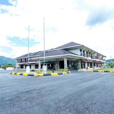 Bilik Deluxe Keluarga Kupon Tambunan Rafflesia Hotel