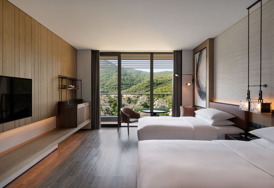Sheraton Ningbo Xiangshan ResortMountain View Twin Bed Room