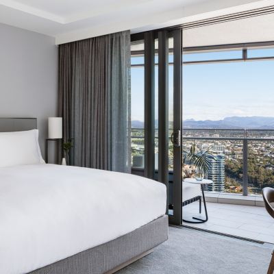 一臥腹地景房 黃金海岸朗廷飯店和珠寶公寓優惠