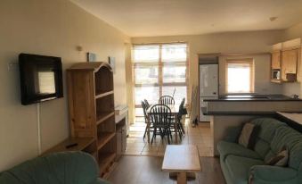 Glancys Accomadation - Housity