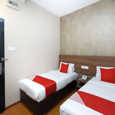 Bilik Kembar Standard Kupon OYO 977 Hong Kong Suites