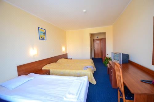 带阳台的三人房